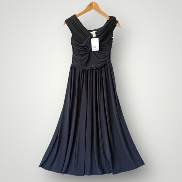 H&M Dresses & Skirts - 🎉5 for $45 🎉NWT H&M Dress Black size S